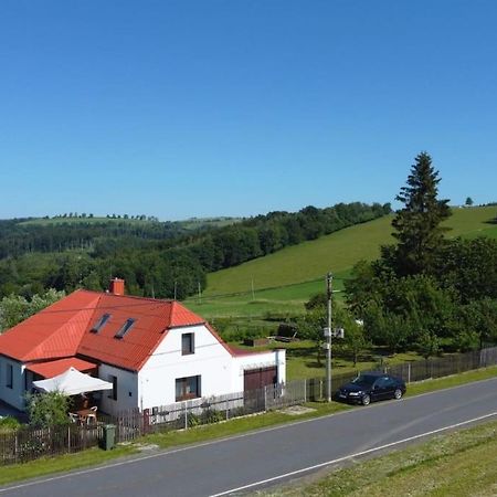 Villa Dum Nedaleko Resovskych Vodopadu Tvrdkov Esterno foto