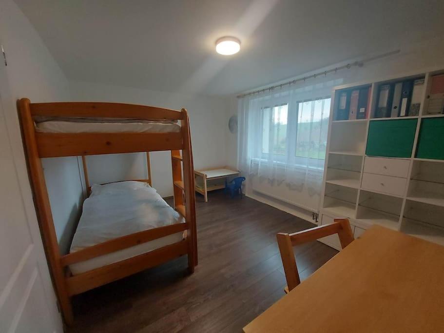 Villa Dum Nedaleko Resovskych Vodopadu Tvrdkov Esterno foto