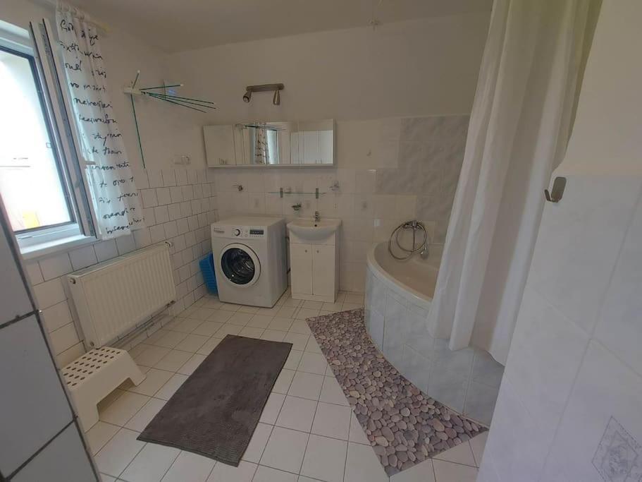 Villa Dum Nedaleko Resovskych Vodopadu Tvrdkov Esterno foto