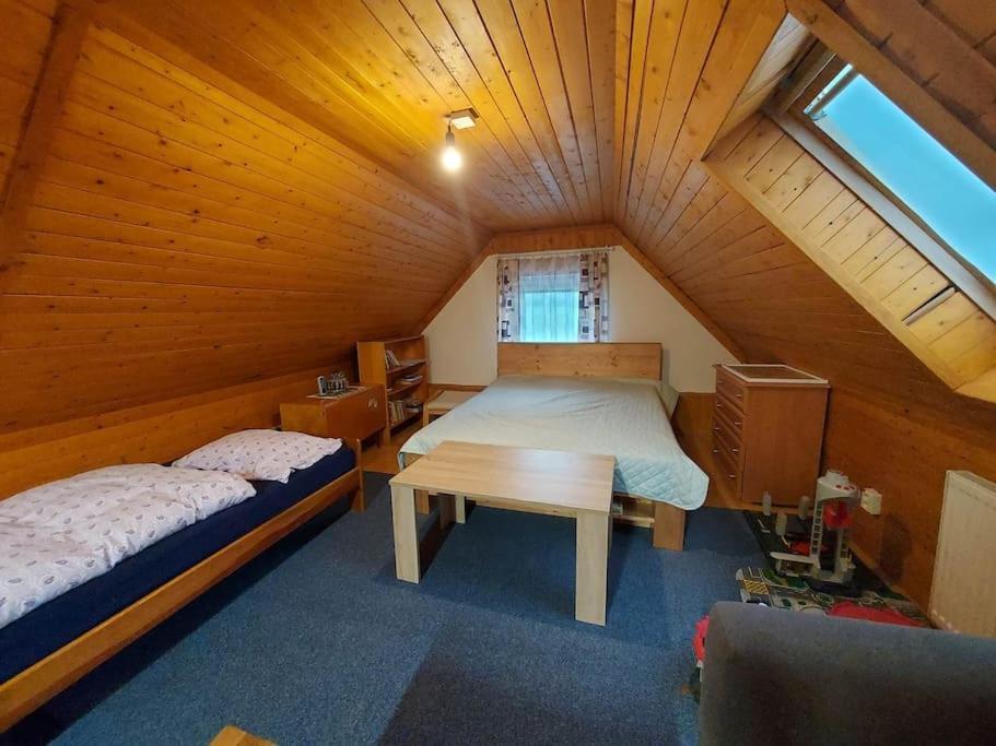 Villa Dum Nedaleko Resovskych Vodopadu Tvrdkov Esterno foto